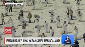 VIDEO: Jemaah Haji keliling Ka'bah Sambil Menjaga Jarak