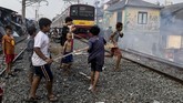 FOTO: Pentingnya Menjaga Kesehatan Mental Anak saat Pandemi Rasa tertekan atau stres akibat harus terus tinggal di rumah tak hanya dialami orang dewasa, tapi juga anak.