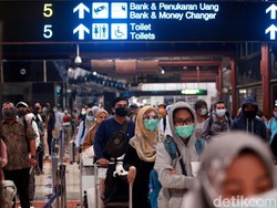 Bisnis Penerbangan Dihantam Corona, Penumpang Pesawat Cuma 33 Juta