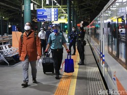 Syarat Naik KA: Penumpang Sudah Vaksin Lengkap Tak Perlu Antigen/PCR