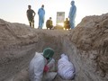 FOTO: Jasad Korban Covid-19 di Irak yang Tertolak