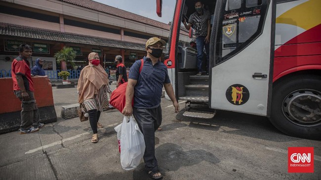 Satgas Penanganan Covid-19 menyatakan nantinya sanksi bakal diterapkan oleh pemerintah daerah.