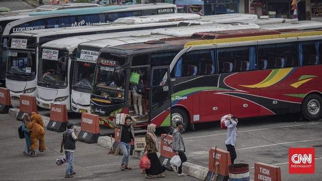 DKI Sediakan 492 Bus Gratis untuk Arus Mudik Lebaran 2022 Pemerintah Provinsi (Pemprov) DKI Jakarta menyiapkan program bus gratis untuk melayani masyarakat pada arus mudik dan arus balik lebaran tahun ini.