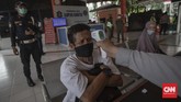 FOTO : Ramai Pemudik di Kampung Rambutan Jelang Iduladha Arus mudik nampak meningkat pada Kamis (30/7) di Terminal Kampung Rambutan seiring pelaksanaan Iduladha yang jatuh pada Jumat besok.