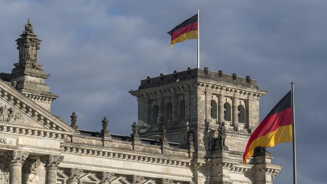 Jerman terancam resesi ekonomi pada 2023 jika impor gas Rusia benar-benar disetop. Sebab, sepertiga kebutuhan energi Jerman dipasok dari Rusia.