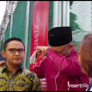 Tangis Sandy Tumiwa Pecah Usai Dinyatakan Bebas dari Penjara