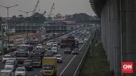 Urai Macet, Tol Cikampek Arah Jakarta Terapkan Contraflow