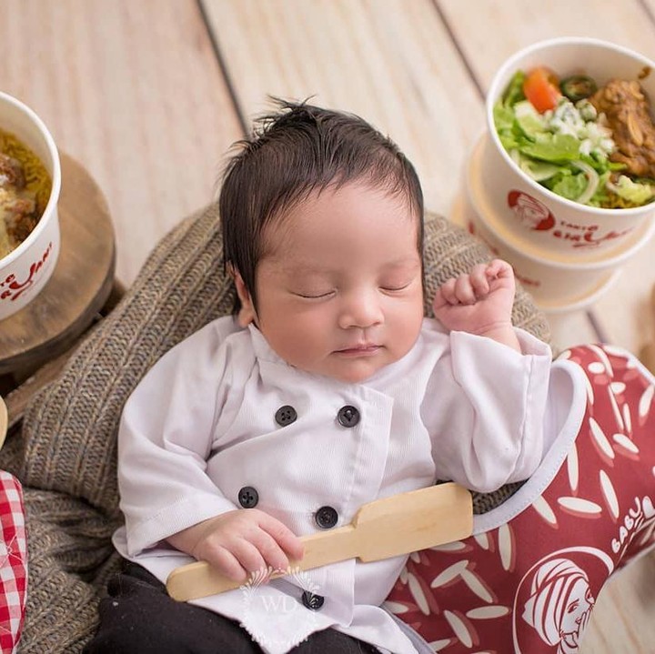 <p>Gala lahir pada pukul 05.51 WIB dengan berat 3,3 kilogram, Bunda. (Foto: Instagram @wdphotoworks2020)</p>