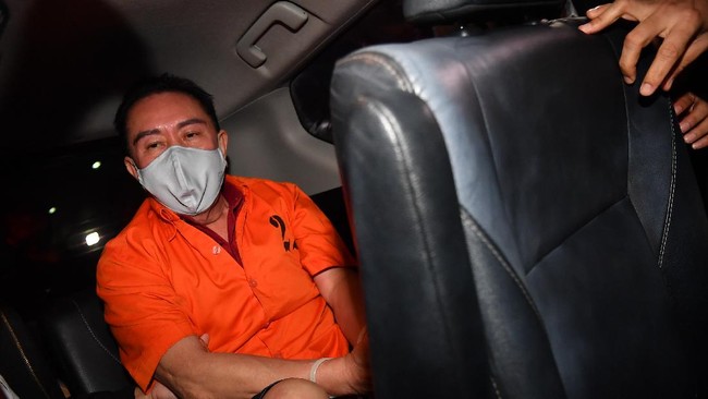 Meski sidang virtual, hanya para terdakwa saja yang tidak dihadirkan secara langsung di ruang sidang dalam kasus surat jalan palsu Djoko Tjandra ini.