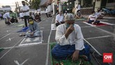 FOTO: Momen Salat Iduladha dengan Protokol Kesehatan Covid-19 Kementerian Kesehatan telah memberikan panduan protokol kesehatan Covid-19 untuk pelaksanan salat Iduladha 2020.