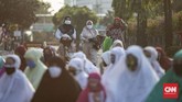FOTO: Momen Salat Iduladha dengan Protokol Kesehatan Covid-19 Kementerian Kesehatan telah memberikan panduan protokol kesehatan Covid-19 untuk pelaksanan salat Iduladha 2020.