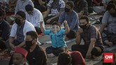 FOTO: Momen Salat Iduladha dengan Protokol Kesehatan Covid-19 Kementerian Kesehatan telah memberikan panduan protokol kesehatan Covid-19 untuk pelaksanan salat Iduladha 2020.