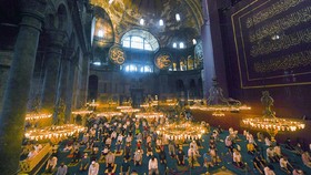 Hagia Sophia Gelar Salat Tarawih Pertama Kali Sejak 88 Tahun