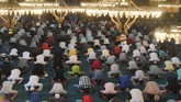 FOTO: Salat Iduladha Pertama di Hagia Sophia Salat Ied Hari Raya Iduladha 1441 Hijriah perdana di Masjid Hagia Sophia pada Jumat (31/7) dihadiri ribuan muslim muslim warga Turki.Turki.