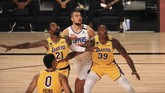 FOTO: Lakers Menang Tipis Atas Clippers Berkat LeBron Los Angeles Lakers menang tipis dua angka atas rival satu kota, Los Angeles Clippers, pada lanjutan NBA musim ini.