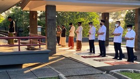 Jokowi Salat Iduladha bersama Keluarga di Istana Bogor