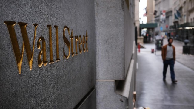 Bursa saham New York (NYSE) tengah melakukan penghapusan (delisting) terhadap tiga saham perusahaan China sesuai instruksi pemerintahan Donald Trump.