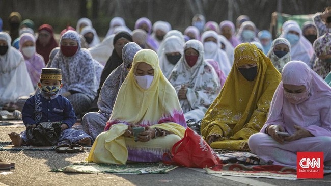 MUI Sumbar menilai kegiatan ibadah umat Islam tidak bisa dipandang sebagai penghalang penanggulangan Covid-19 selama PPKM Darurat.