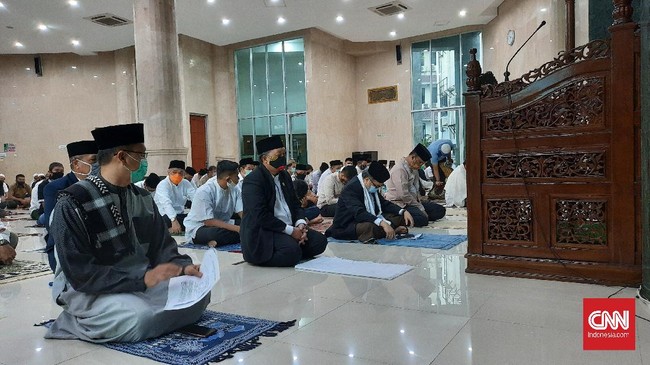 Ketua Umum Dewan Masjid Indonesia (DMI), Jusuf Kalla mengimbau masjid di seluruh Jakarta tak menggelar Salat Jumat sampai PSBB jilid II berakhir.