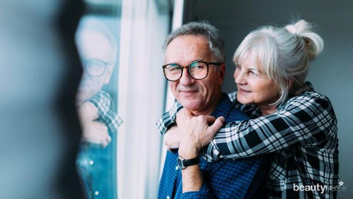 Tips Meningkatkan Kehidupan Seks di Usia 50-an