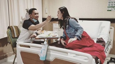 img-title Kondisi Terbaru Zaskia Gotik Usai Dilarikan ke Rumah Sakit saat Hamil