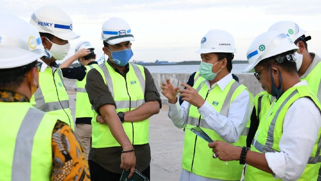 Pembangunan Pelabuhan Kijing menjadi proyek strategis nasional berdasarkan Peraturan Presiden No 43/2017.