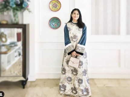 7 OOTD Idul Adha Bunda Seleb, Dian Sastro Cantik Bergamis