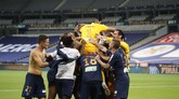 FOTO: Juara Piala Liga, PSG Sempurna di Perancis PSG menegaskan dominasi di Prancis dengan meraih trofi Piala Liga Perancis usai mengalahkan Lyon melalui babak adu penalti.