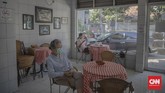 FOTO: Maison Weiner, Toko Roti Legendaris Sejak Zaman Belanda Maison Weiner, toko kue dan roti legendaris di kawasan Kwitang, Jakarta Pusat, berdiri sejak 1936. Kini dikelola oleh generasi ketiga.