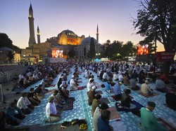 Kluster Corona Hagia Sophia dan Rawannya Penularan di Tempat Ibadah