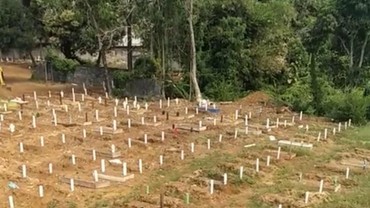 img-title Pihak Keluarga Disarankan Ikut Terlibat Pemakaman Korban Covid-19