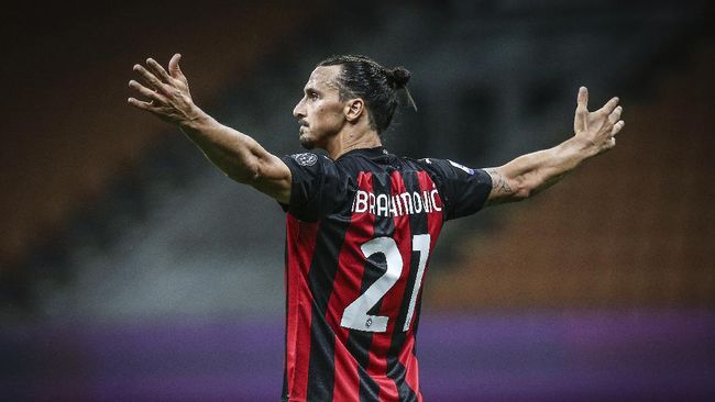 Zlatan Ibrahimovic melakukan reka ulang gol 'gila' yang pernah dilakukannya ke gawang timnas Inggris.