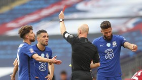 Kontroversi Wasit Anthony Taylor Usik Pesta Arsenal