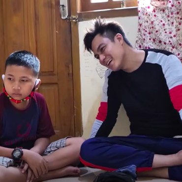 Uluran Tangan Baim Wong Mudahkan Hidup Gilang Bocah Putus Sekolah