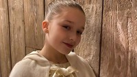 <p>Harper Seven Beckham adalah anak keempat pasangan Victoria da David Beckham. Bocah 9 tahun ini jadi satu-satunya anak perempuan di keluarga Beckham. (Foto: Instagram @victoriabeckham)</p>