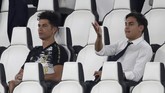 FOTO: Juventus Rayakan Gelar Scudetto Ke-36 Para pemain Juventus merayakan keberhasilan meraih scudetto ke-36 usai takluk 1-3 dari AS Roma di Stadion Allianz, Turin, Sabtu (1/8).