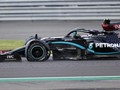 FOTO: Insiden Hamilton Finis dengan Tiga Ban di GP Inggris
