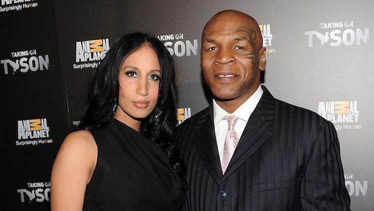 Mike Tyson dan istrinya