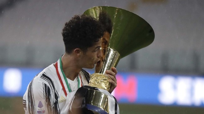 Liga Italia resmi berakhir setelah sejumlah laga di pekan ke-38 pada Minggu (2/8) usai. Berikut klasemen akhir Serie A.