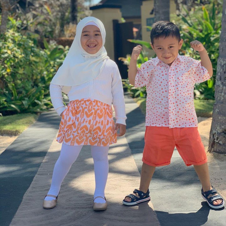 <p>Kedua anak kembar yang imut lucu ini memiliki nama panggilan Raja dan Ratu (Foto: Instagram @syh55)</p>