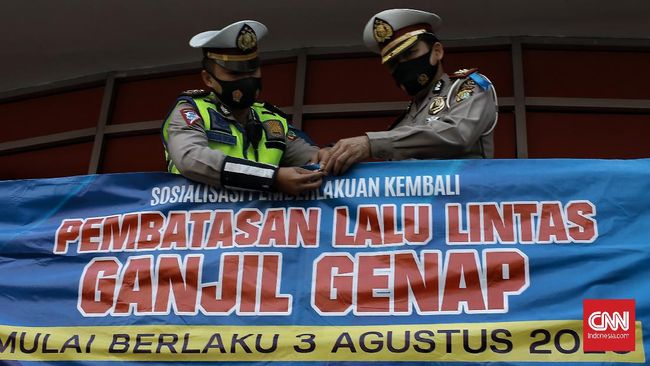 Sistem ganjil genap kendaraan bermotor di DKI Jakarta kembali berlaku usai ditiadakan sejak 16 Maret lalu.