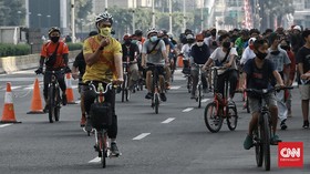 FOTO: Bundaran HI Tak Sepi di Masa PSBB Transisi