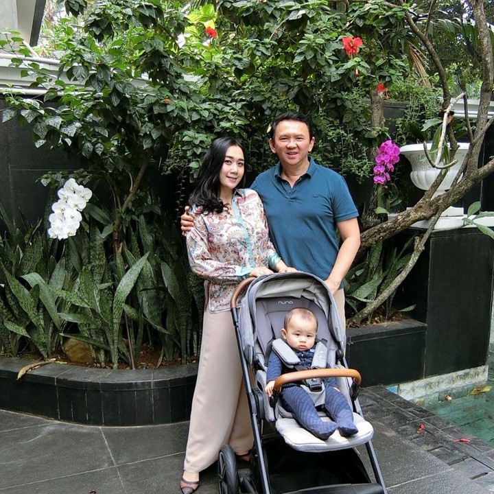 <p>Meski disibukkan dengan aktivitasnya, Ahok selalu menyempatkan diri untuk menghabiskan waktu dengan Puput dan Yosafat. (Foto: Instagram @btpnd)</p>