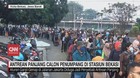 VIDEO: Antrean Panjang Calon Penumpang KRL di Stasiun Bekasi