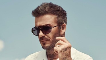 img-title Nasib Selingkuhan David Beckham VS Istri Bantu Suami Kencan dengan 'Pacar'