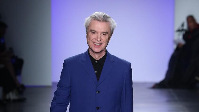 David Byrne merilis program radio yang tiap bulan akan menyiarkan playlist baru dari sang musisi mantan vokalis The Talking Heads tersebut.