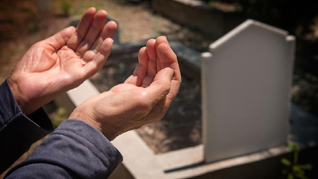 Manusia Harus 'Bekerja' di Dunia Mencari Bekal untuk Akhirat