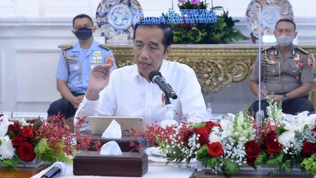 RajabandarQ: Situs Bandarq, DominoQQ, Poker Online Awal pekan ini, Presiden Jokowi kembali menunjukkan emosinya kepada para menteri dalam menangani dan menanggulangi dampak pandemi Covid 19 di Indonesia.