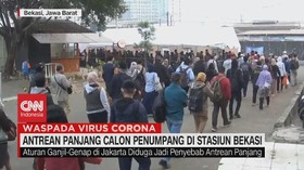 VIDEO: Antrean Panjangan Calon Penumpang di Stasiun Bekasi