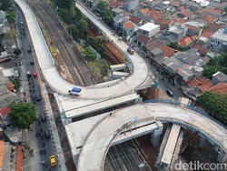Anies Minta Rumah Warga Flyover Tapal Kuda Dicat, PDIP Soroti Urgensi Anggaran